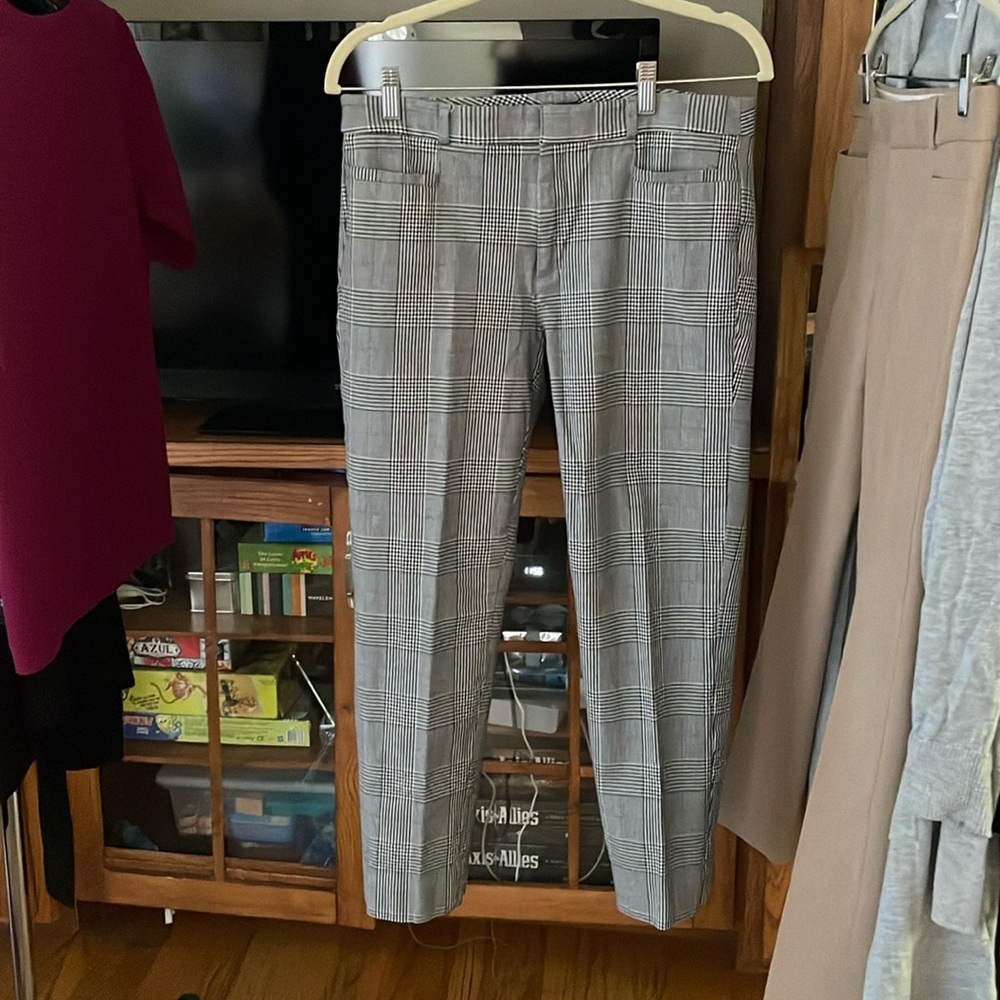 Banana Republic Sloan Slacks in Plaid. Ankle fit